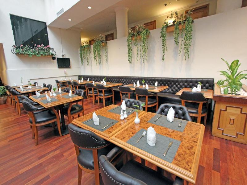 Harmoni Suites - Restoran