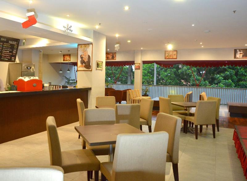 Grand Cakra Hotel - Bar
