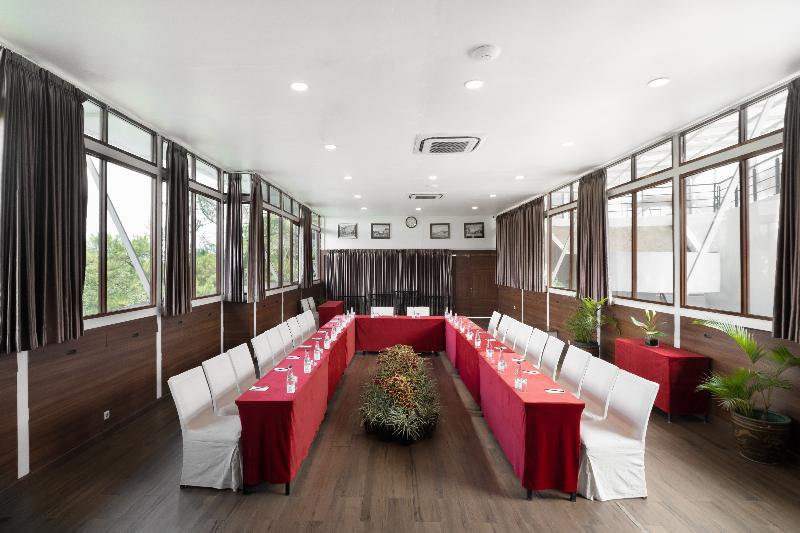 House Sangkuriang Bandung - Toplantı