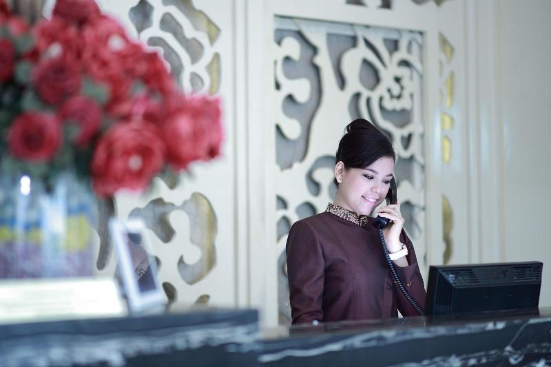 HW Hotel - Lobi