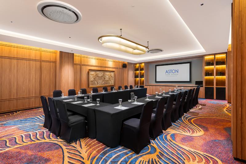 ASTON Cimone Hotel & Convention Center - Toplantı