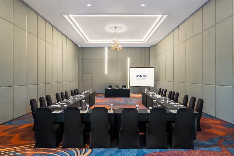 ASTON Cimone Hotel & Convention Center - Toplantı