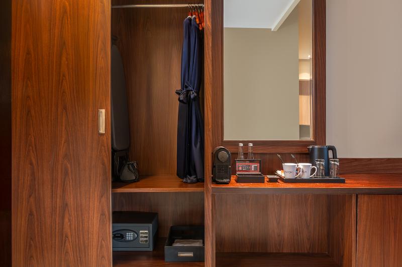 ASTON Cimone Hotel & Convention Center - Oda
