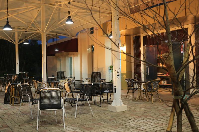 Java Palace Hotel Cikarang - Teras