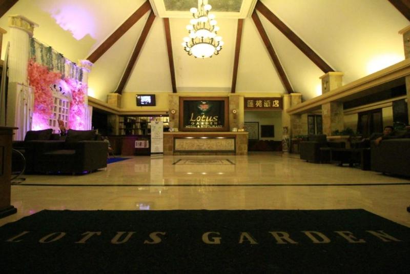 Lotus Garden Hotel & Restaurant - Lobi