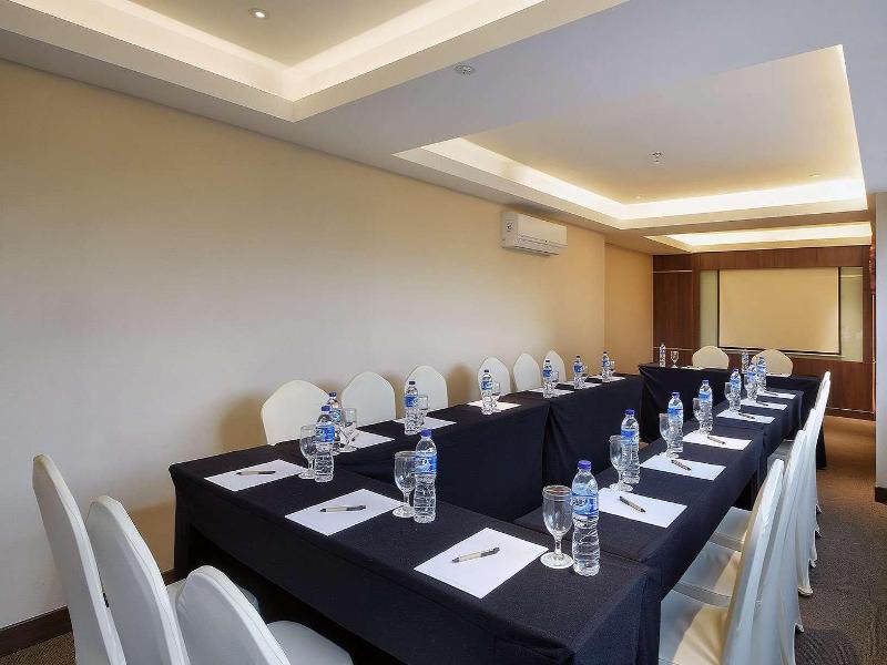 Louis Kienne Hotel Simpang Lima - Toplantı