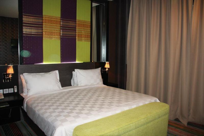 M Boutique Makassar - Genel