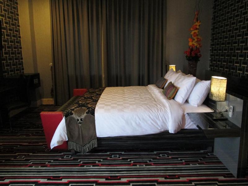 M Boutique Makassar - Genel