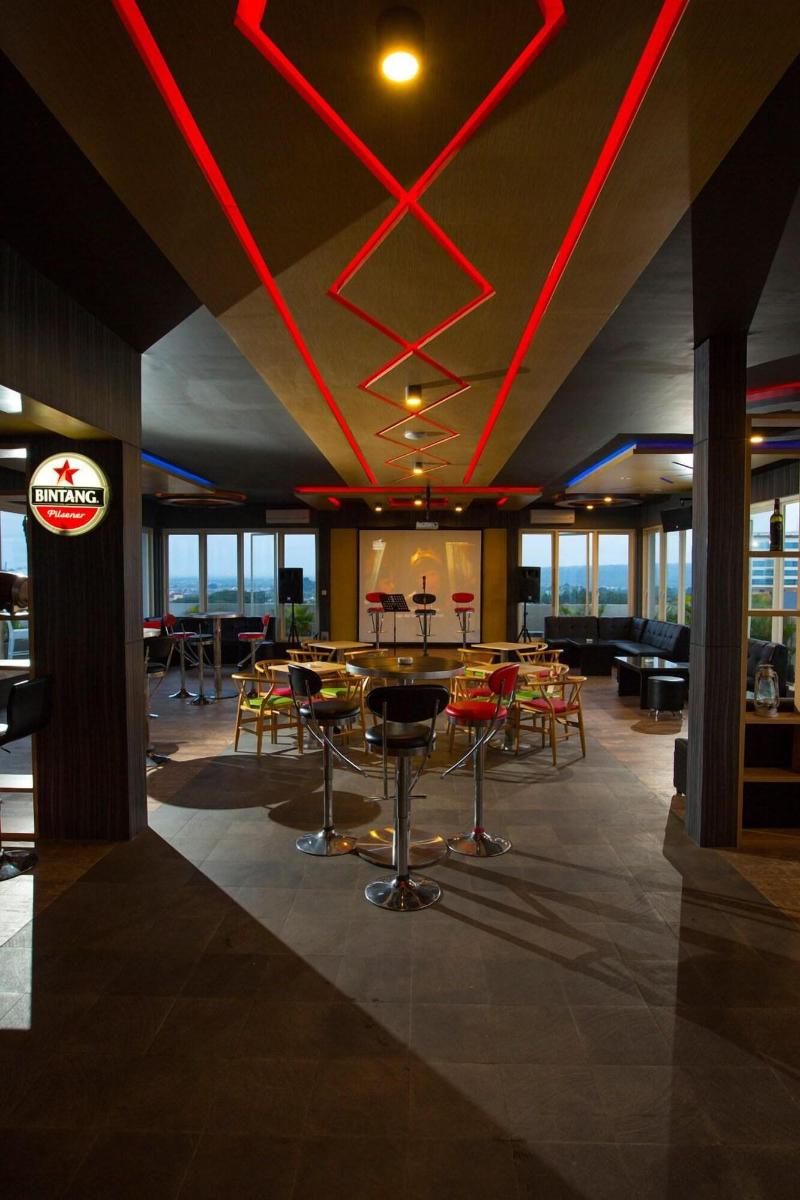 MaxOneHotels.com @ Malang - Bar