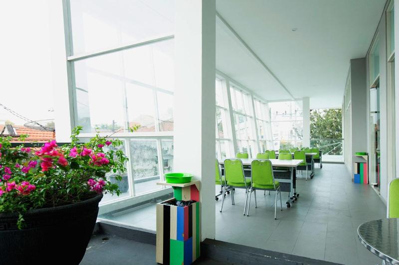 MaxOneHotels.com @ Malang - Lobi