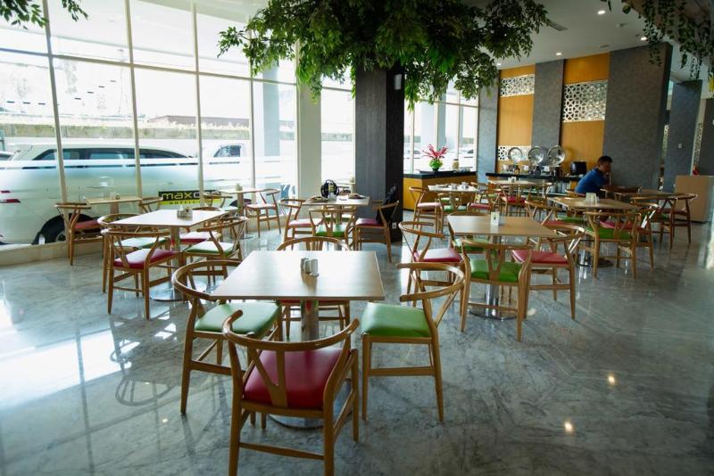 MaxOneHotels.com @ Malang - Restoran