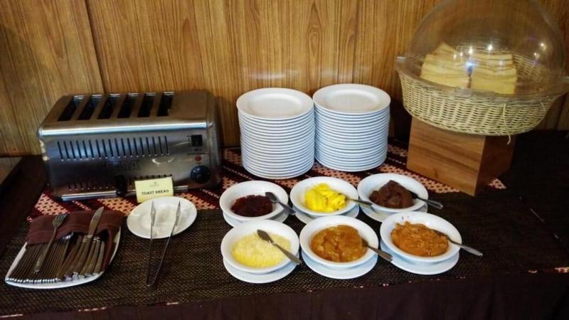 Hotel Namira Syariah Pekalongan - Restoran