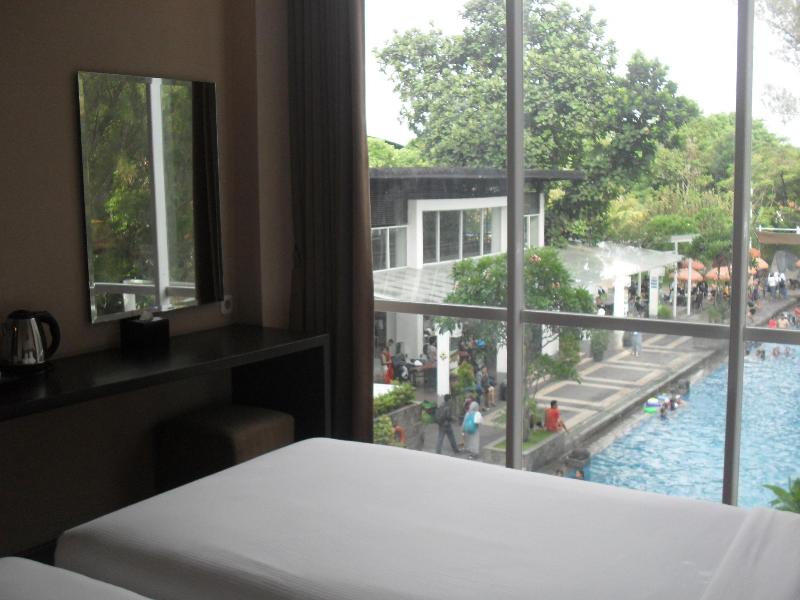 Oasis Siliwangi - Genel