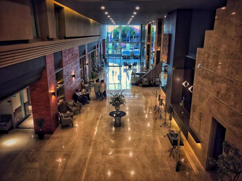 Patra Cirebon Hotel & Convention - Lobi