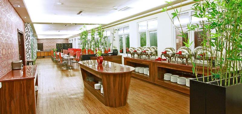 Puncak Hotel Bangka - Restoran