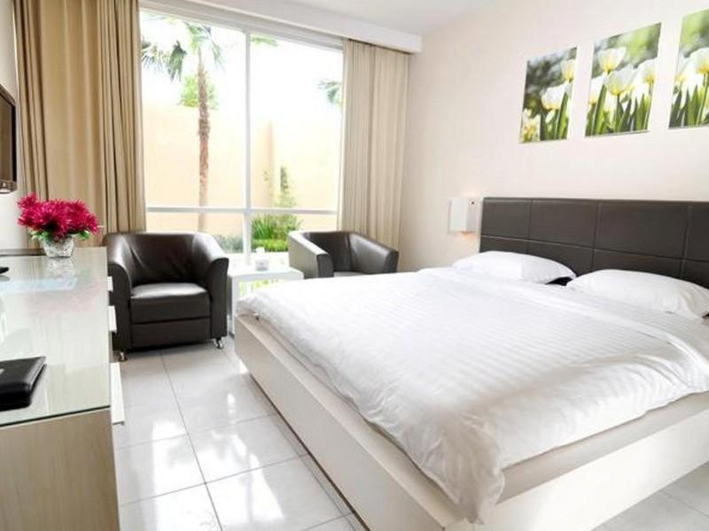 Royal Hotel Jember - Genel