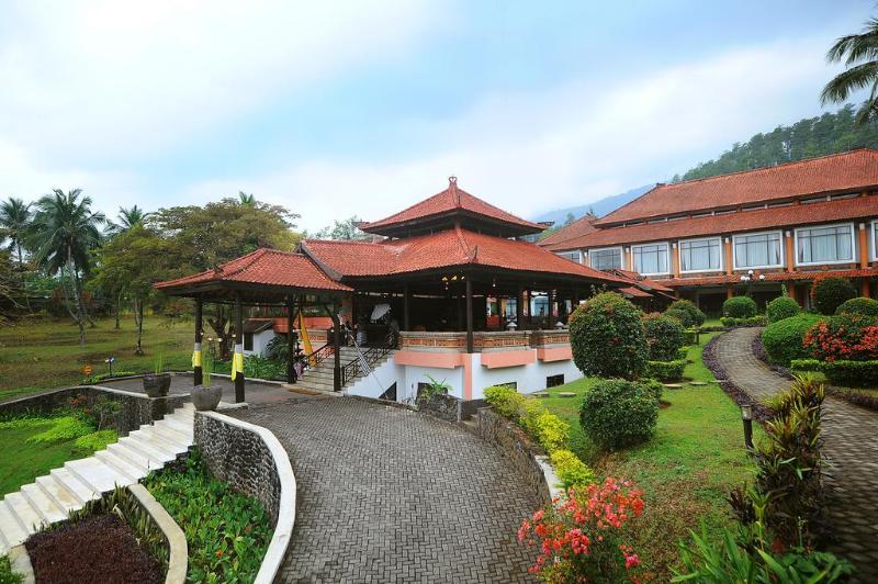Royal Trawas Hotel & Cottages - Genel