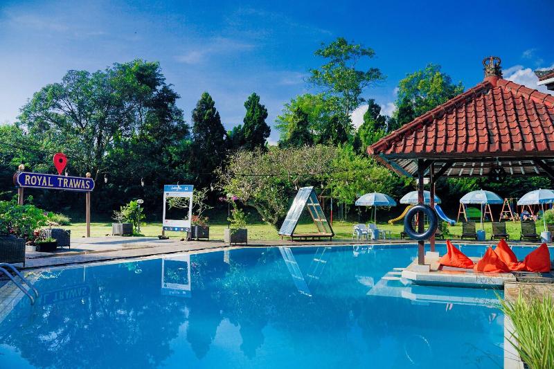 Royal Trawas Hotel & Cottages - Havuz