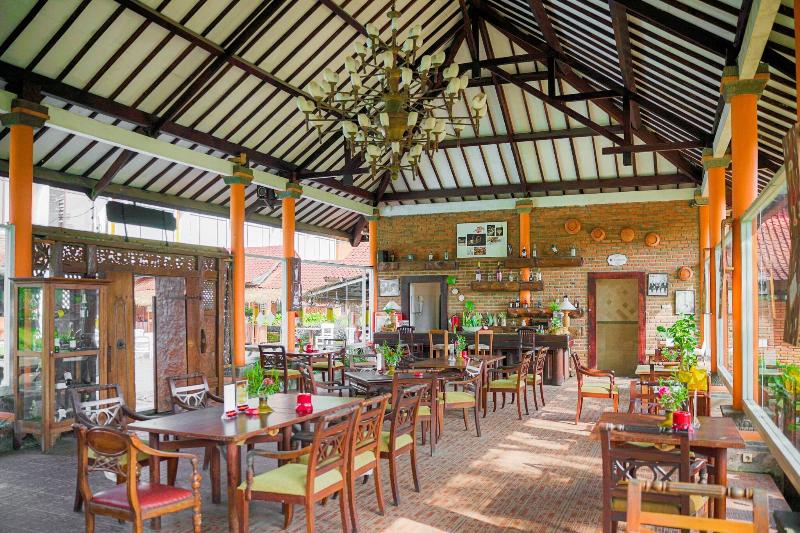 Royal Trawas Hotel & Cottages - Restoran