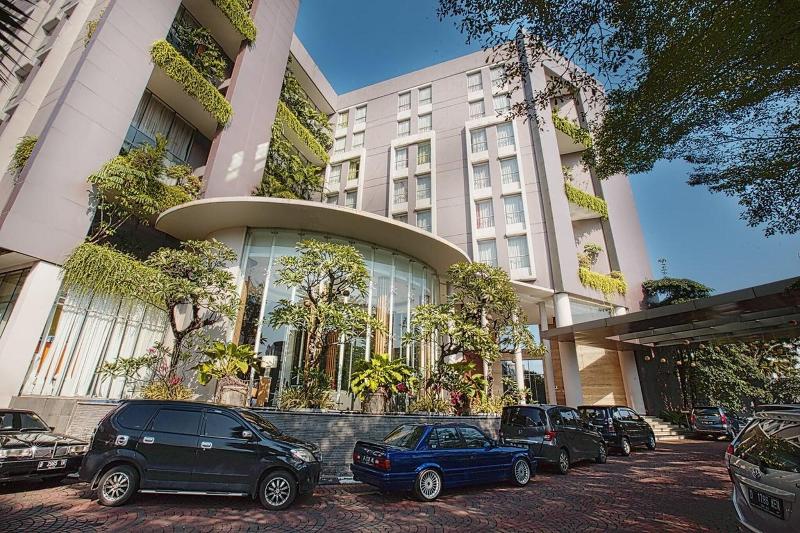 Soll Marina Serpong - Genel