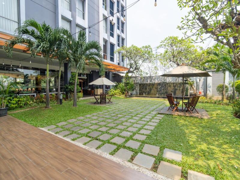 Soll Marina Serpong - Havuz