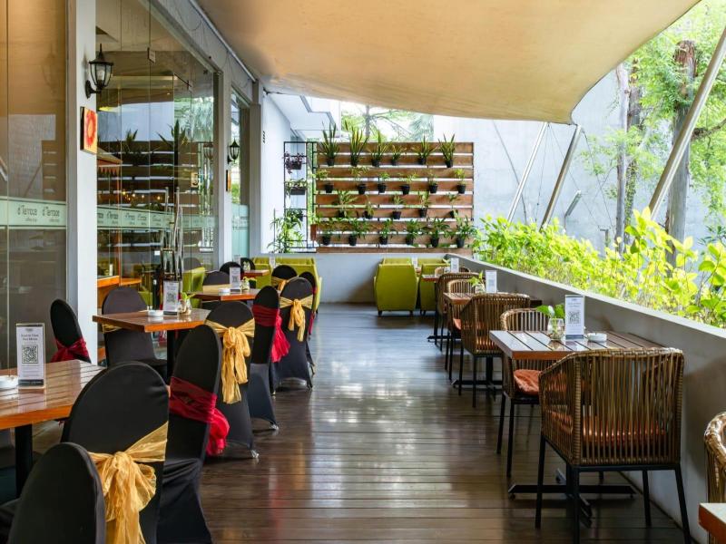 Soll Marina Serpong - Restoran