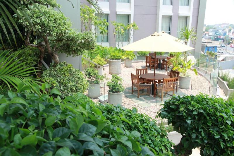 Soll Marina Serpong - Restoran