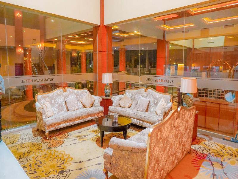 Sutan Raja Hotel and Convention Cen - Lobi