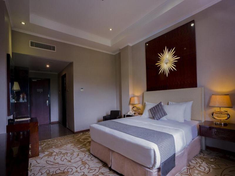 Sutan Raja Hotel and Convention Cen - Oda