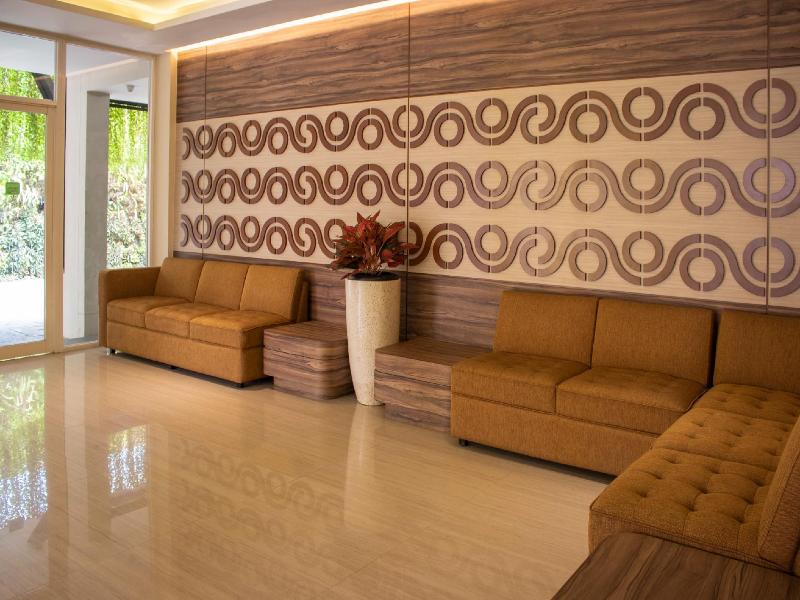The Grove Express Hotel Timoho - Lobi