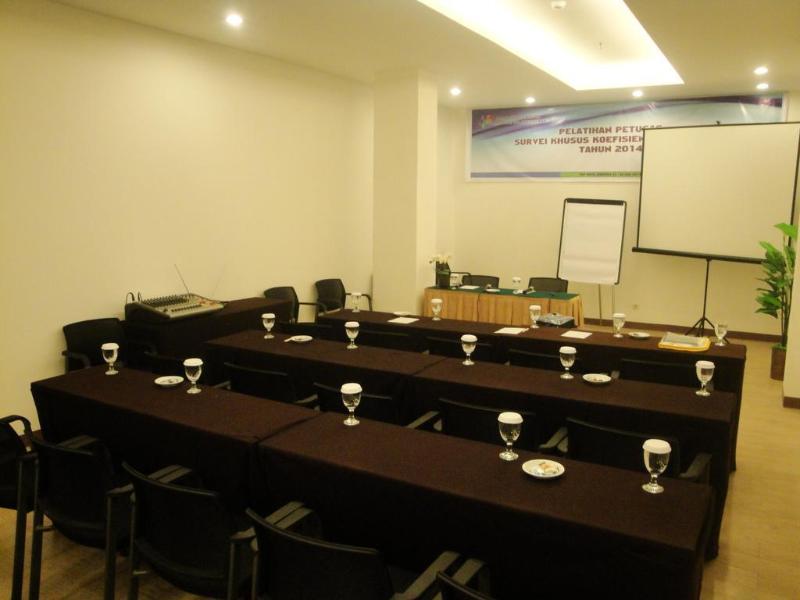 Top Hotel Manado by Gran Puri - Genel