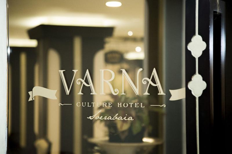 Varna Culture Hotel Soerabaia - Lobi