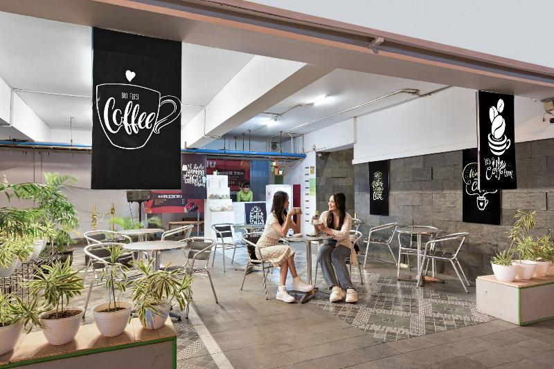Whiz Prime Megamas Manado - Genel