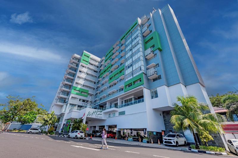 Whiz Prime Megamas Manado - Genel