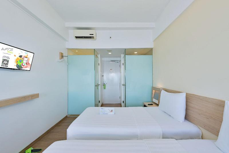 Whiz Prime Megamas Manado - Oda