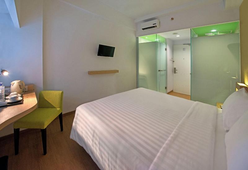 Whiz Prime Megamas Manado - Oda