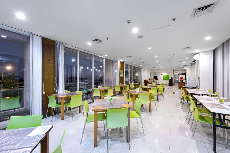 Whiz Prime Megamas Manado - Restoran