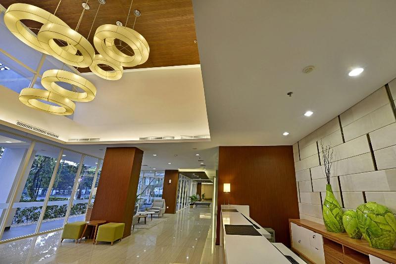 Whiz Prime Pajajaran Bogor - Lobi
