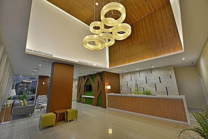 Whiz Prime Pajajaran Bogor - Lobi