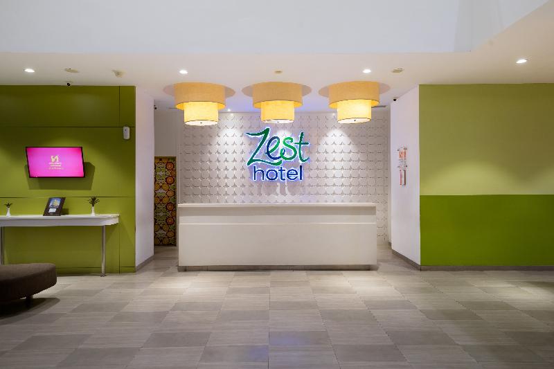 Zest Hotel Harbourbay Batam - Lobi