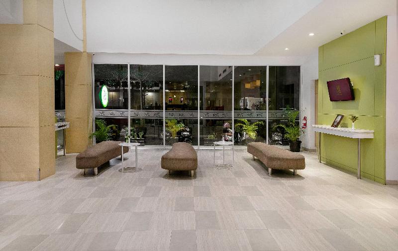Zest Hotel Harbourbay Batam - Lobi