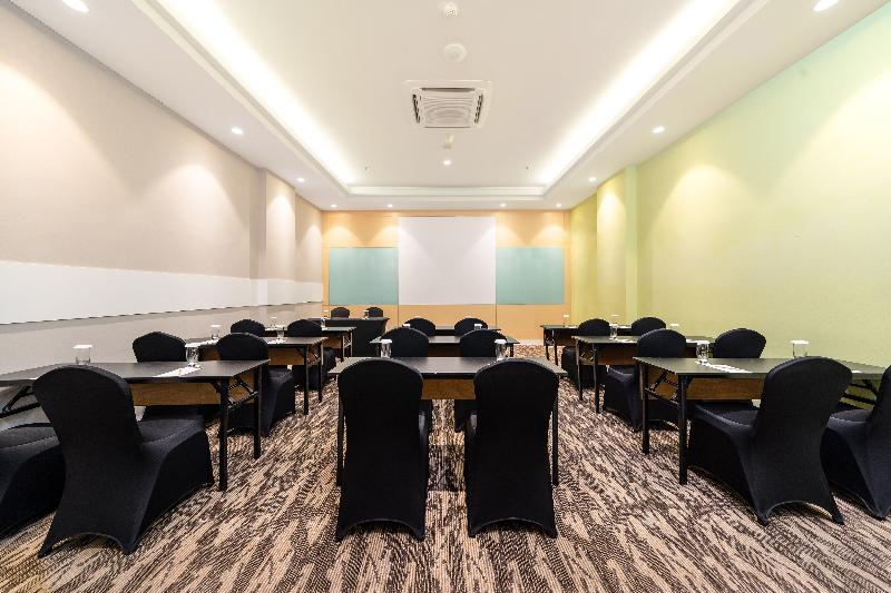 Zest Hotel Harbourbay Batam - Toplantı