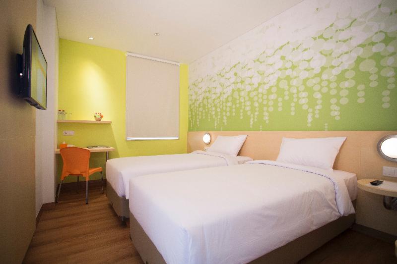 Zest Hotel Harbourbay Batam - Oda