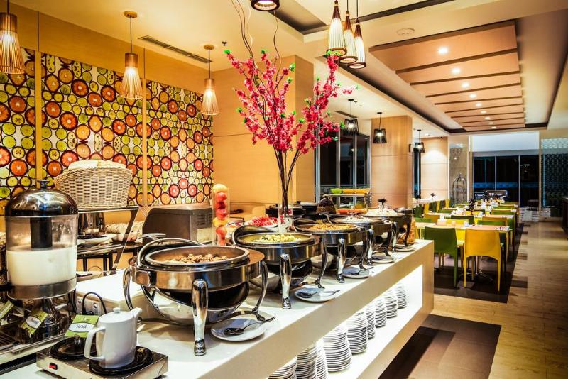 Zest Hotel Harbourbay Batam - Restoran