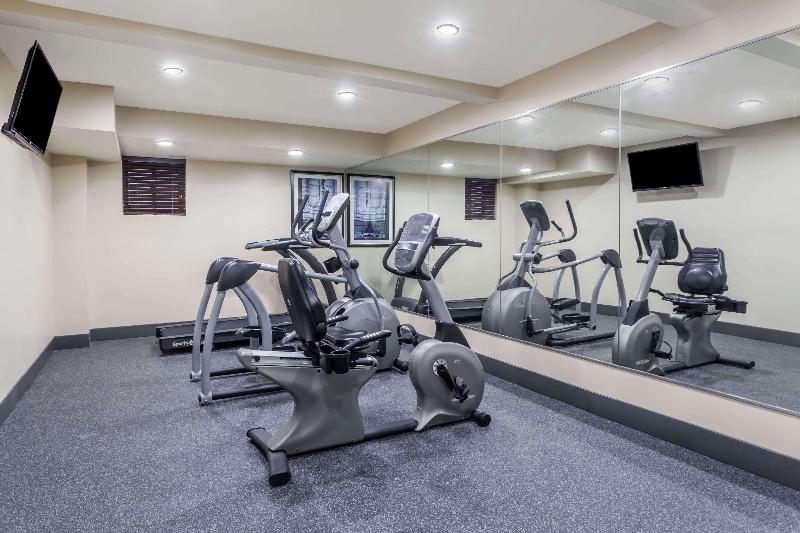 Days Inn & Suites by Wyndham Jamaica JFK Airport - Aktivite