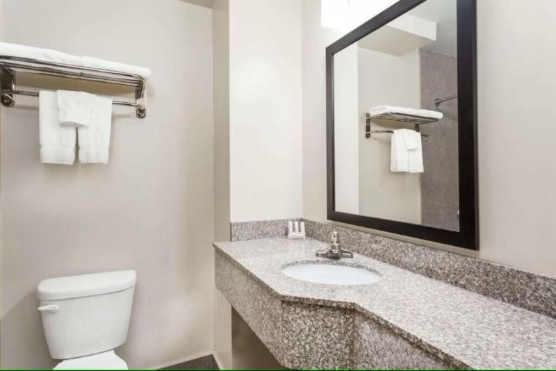 Days Inn & Suites by Wyndham Jamaica JFK Airport - Oda