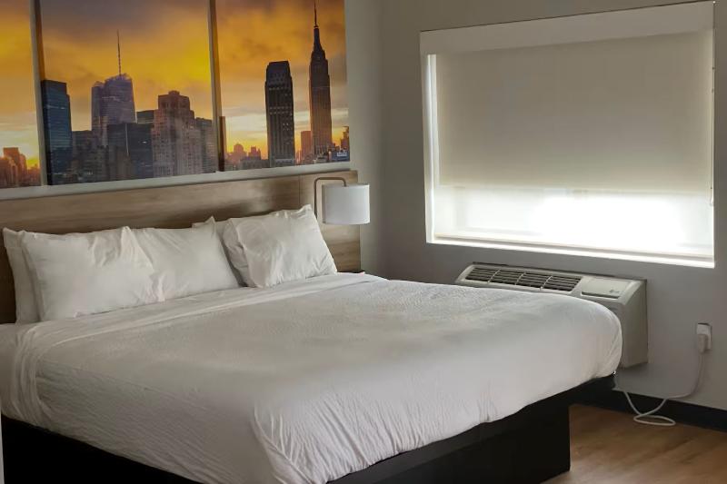 Days Inn & Suites by Wyndham Jamaica JFK Airport - Oda