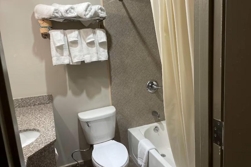 Days Inn & Suites by Wyndham Jamaica JFK Airport - Oda
