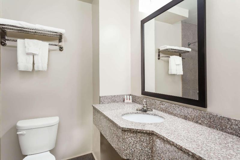 Days Inn & Suites by Wyndham Jamaica JFK Airport - Oda