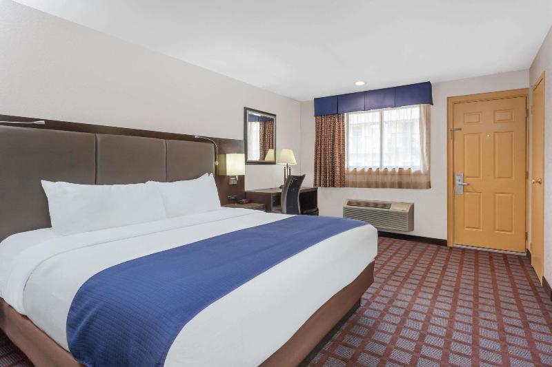 Days Inn by Wyndham Woodbury Long Island - Oda